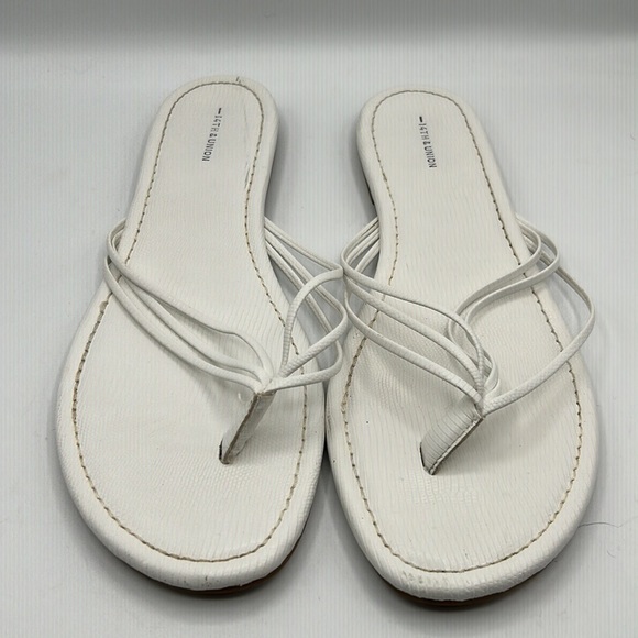 14th & Union White Thong Summer Sandals Size 11 - Picture 2 of 7